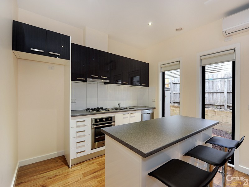 2/7 Amber Crescent, Narre Warren VIC 3805