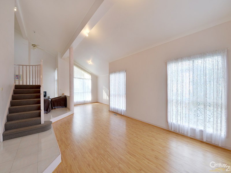 30 George Bass Avenue, Endeavour Hills VIC 3802