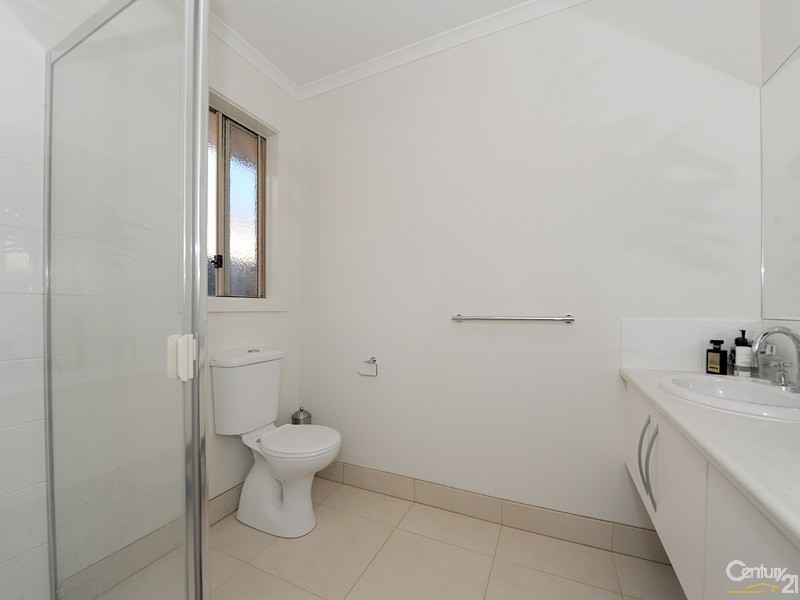 49 Bushranger Boulevard, Cranbourne East VIC 3977