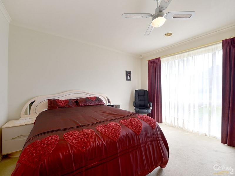 12 Ashcroft Close, Hallam VIC 3803