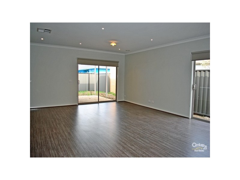 30 Chagall Parade, Clyde North VIC 3978