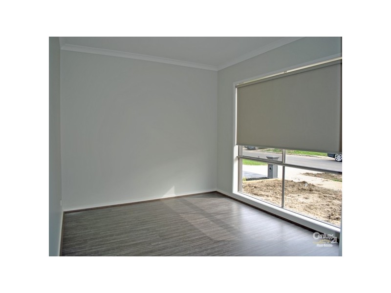 30 Chagall Parade, Clyde North VIC 3978