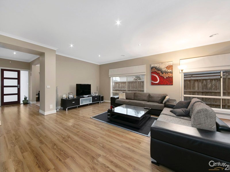 62 Mountainview Boulevard, Cranbourne North VIC 3977