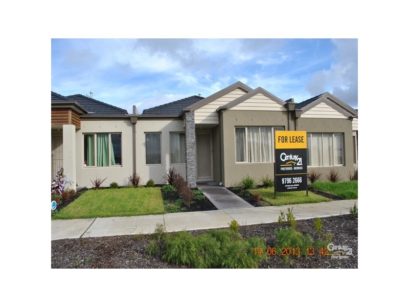 4 Elderberry Alley, Cranbourne North VIC 3977