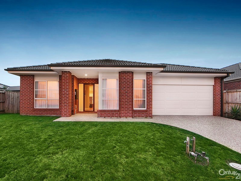 62 Mountainview Boulevard, Cranbourne North VIC 3977