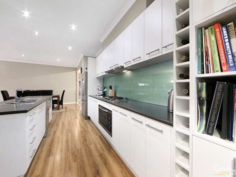 62 Mountainview Boulevard, Cranbourne North VIC 3977