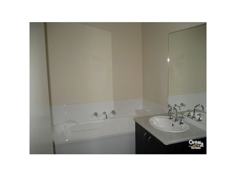 66 The Parkway, Pakenham VIC 3810