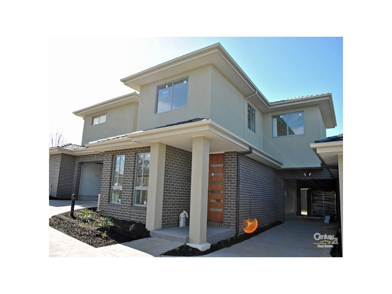 2/29 Chase Boulevard, Berwick VIC 3806