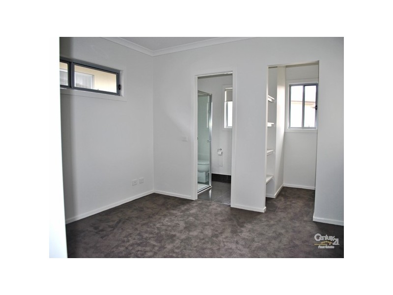 2/29 Chase Boulevard, Berwick VIC 3806