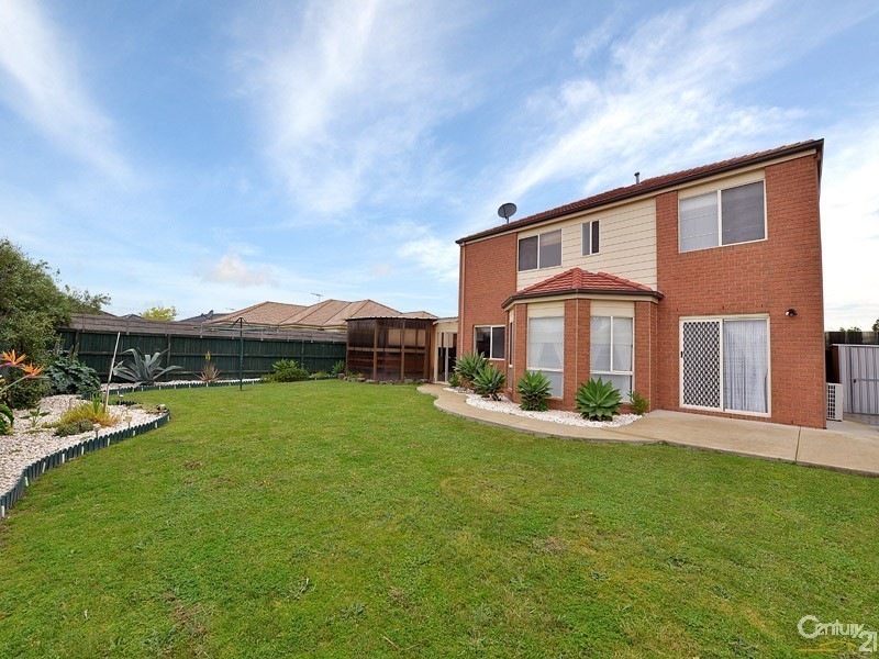8 Brookville Court, Narre Warren South VIC 3805