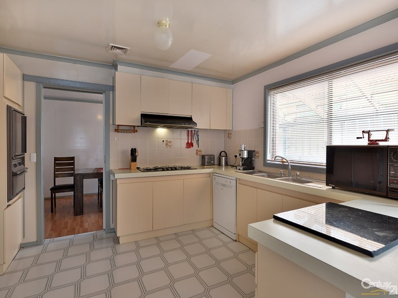 28 Springfield Drive, Narre Warren VIC 3805