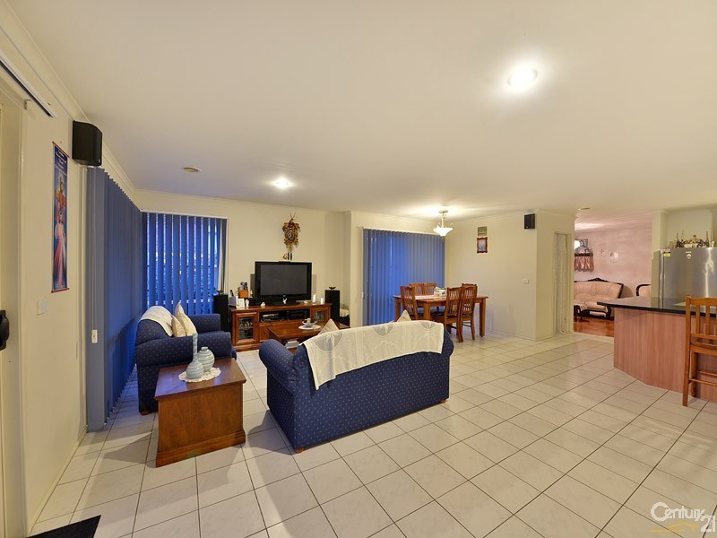 71 Seebeck Drive, Narre Warren South VIC 3805