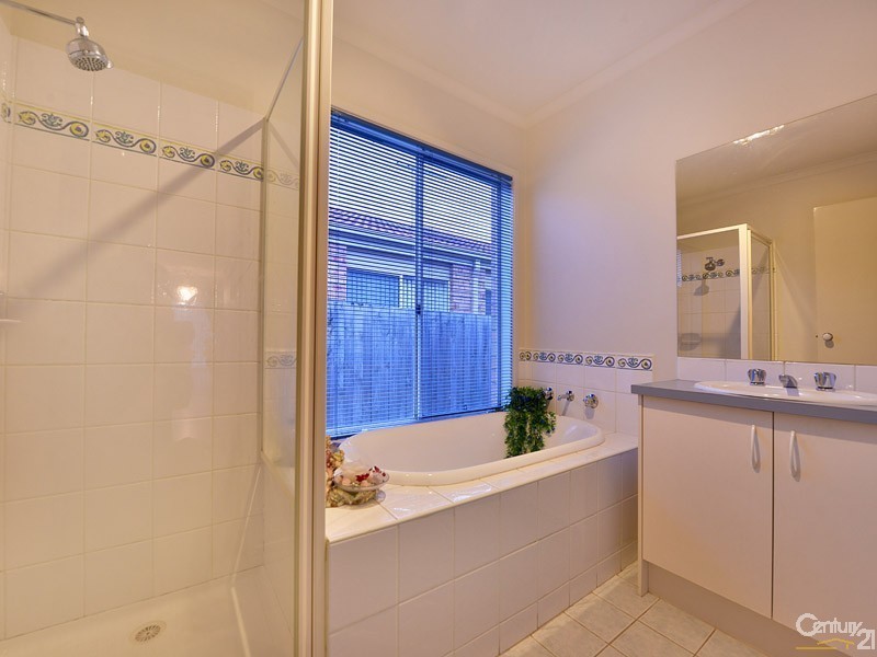 71 Seebeck Drive, Narre Warren South VIC 3805