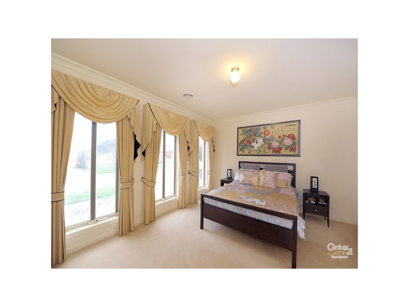 54 Seebeck Drive, Narre Warren South VIC 3805