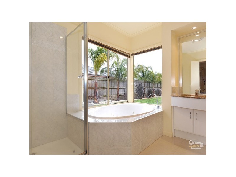 54 Seebeck Drive, Narre Warren South VIC 3805