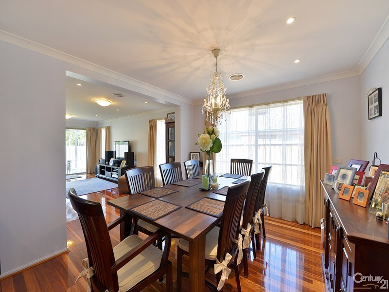 23 Meadowlands Way, Berwick VIC 3806