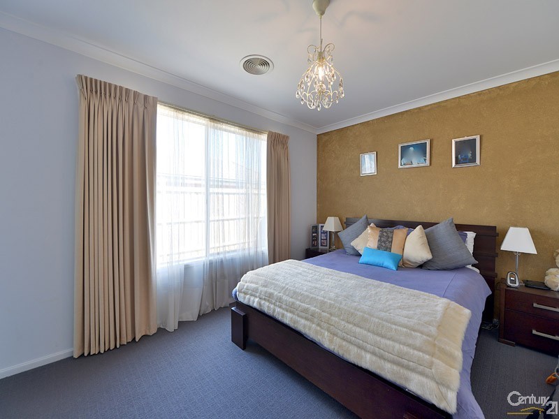 23 Meadowlands Way, Berwick VIC 3806