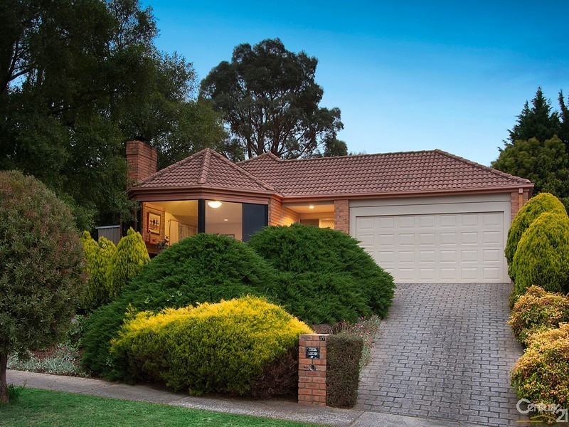 17 Wevlin Close, Endeavour Hills VIC 3802