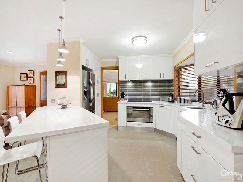 17 Wevlin Close, Endeavour Hills VIC 3802