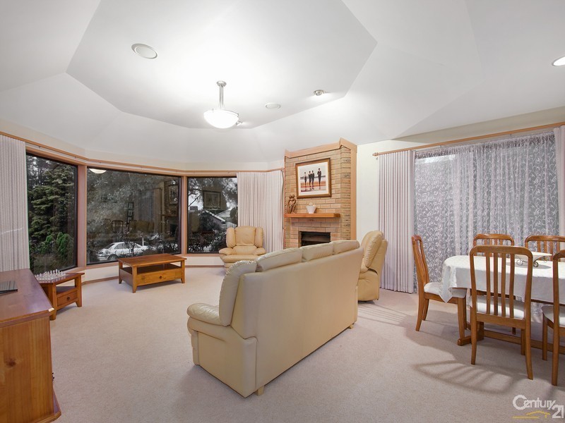 17 Wevlin Close, Endeavour Hills VIC 3802