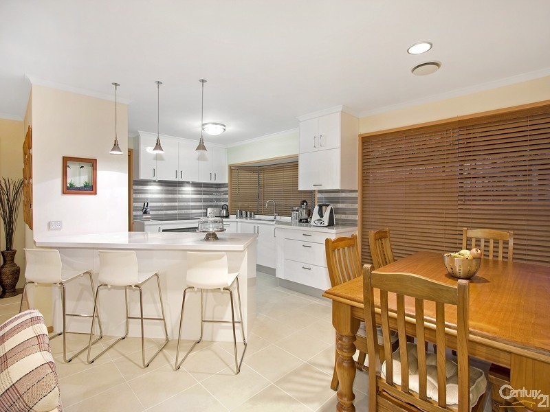 17 Wevlin Close, Endeavour Hills VIC 3802