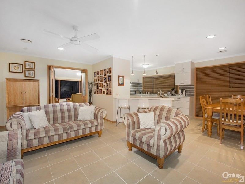 17 Wevlin Close, Endeavour Hills VIC 3802