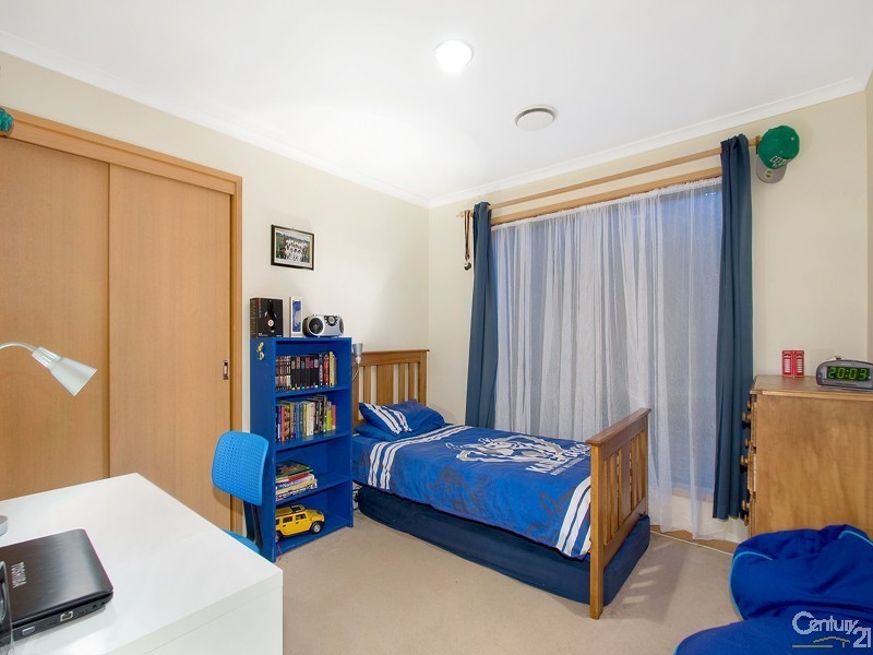 17 Wevlin Close, Endeavour Hills VIC 3802