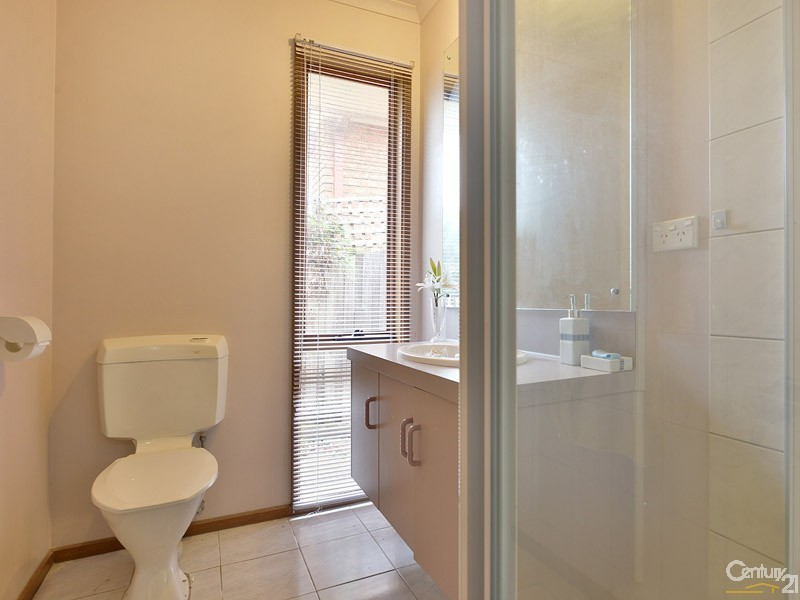 32 Hinrichsen Drive, Hallam VIC 3803