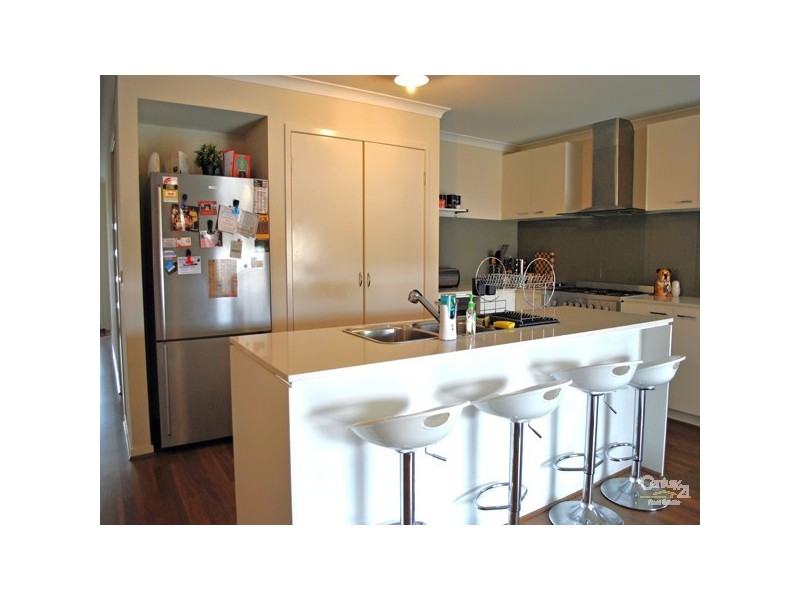 38 Cranbrook Circuit, Officer VIC 3809