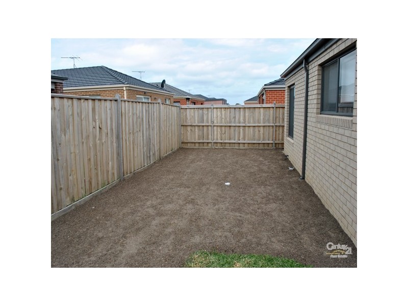 38 Cranbrook Circuit, Officer VIC 3809