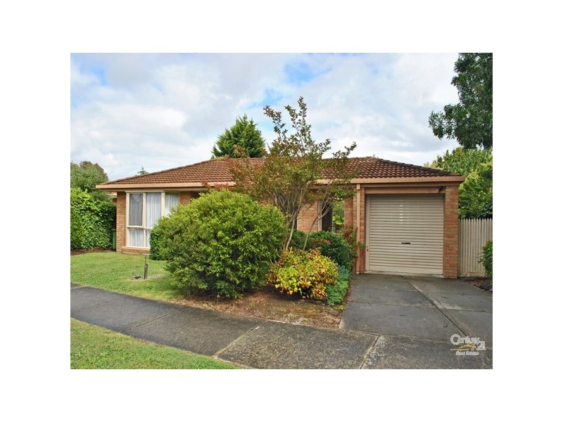 64 St Boswells Avenue, Berwick VIC 3806