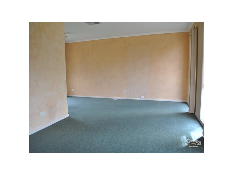 64 St Boswells Avenue, Berwick VIC 3806