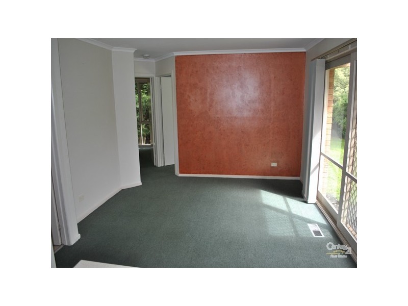 64 St Boswells Avenue, Berwick VIC 3806