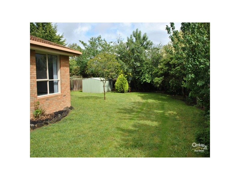 64 St Boswells Avenue, Berwick VIC 3806
