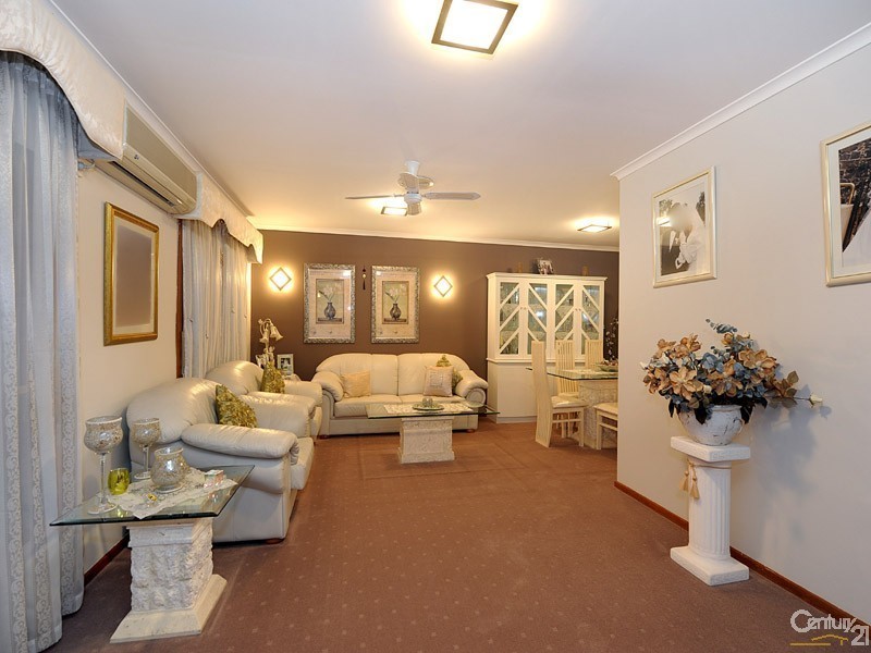 306 James Cook Drive, Endeavour Hills VIC 3802