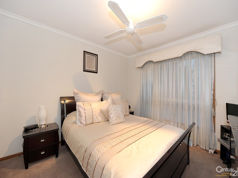 306 James Cook Drive, Endeavour Hills VIC 3802