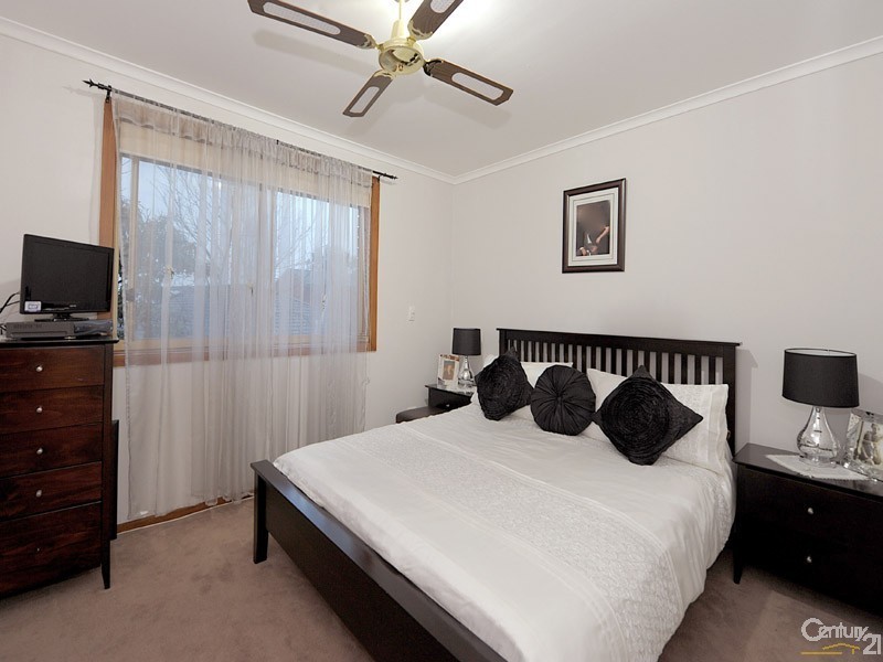 306 James Cook Drive, Endeavour Hills VIC 3802