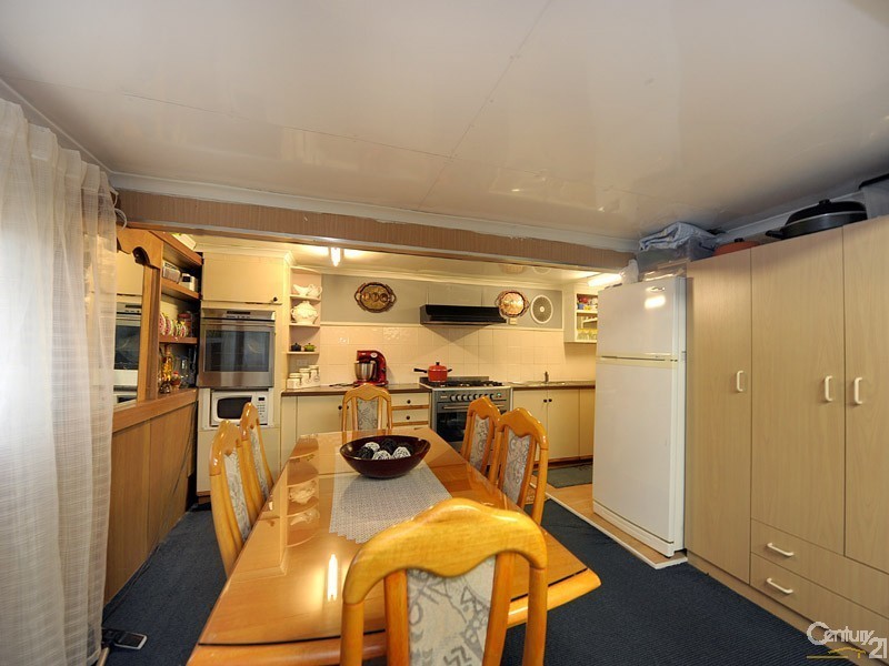 306 James Cook Drive, Endeavour Hills VIC 3802