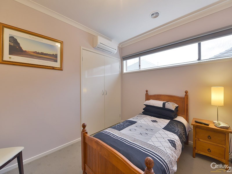 54 Park Orchard Drive, Pakenham VIC 3810