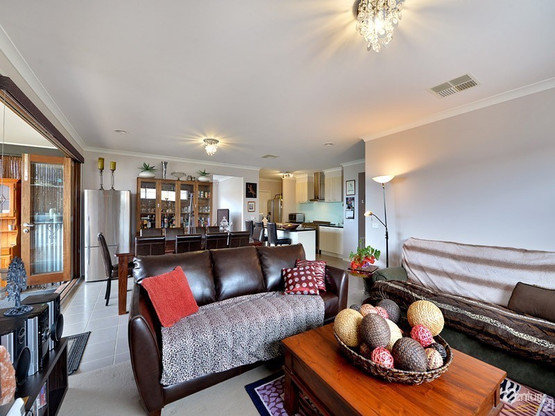 54 Park Orchard Drive, Pakenham VIC 3810