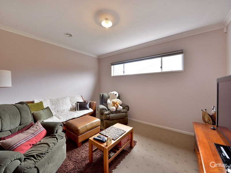 54 Park Orchard Drive, Pakenham VIC 3810