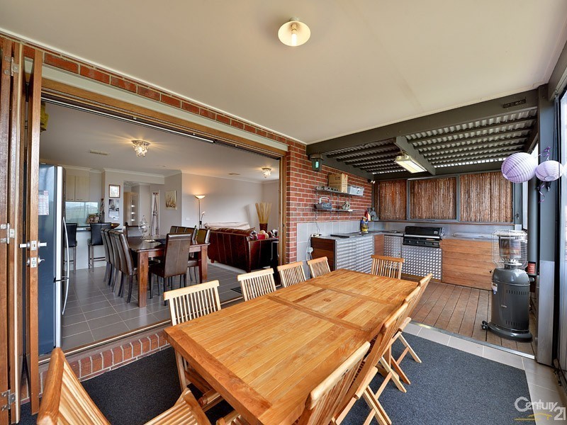 54 Park Orchard Drive, Pakenham VIC 3810