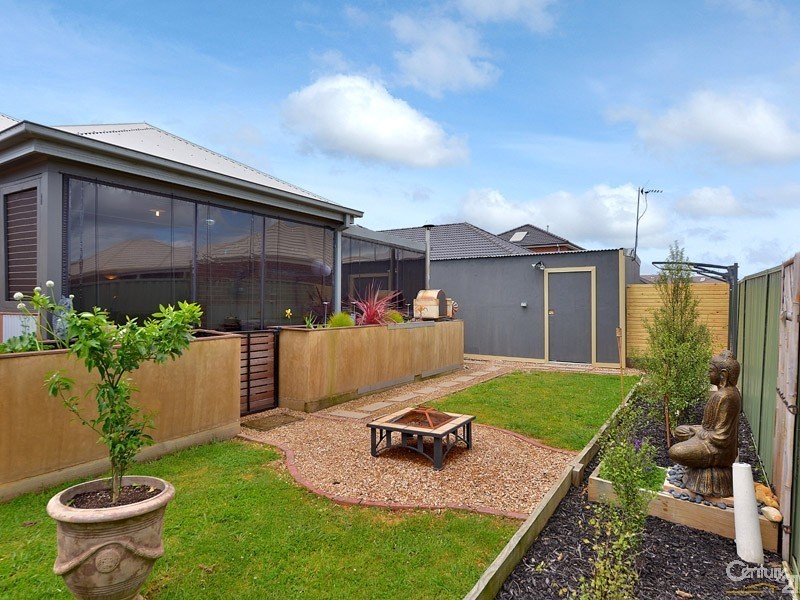 54 Park Orchard Drive, Pakenham VIC 3810