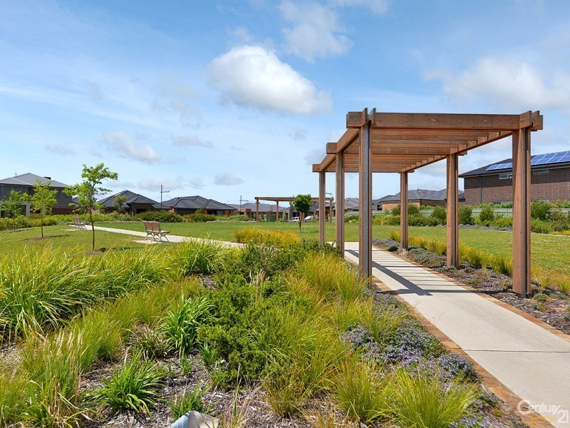 54 Park Orchard Drive, Pakenham VIC 3810