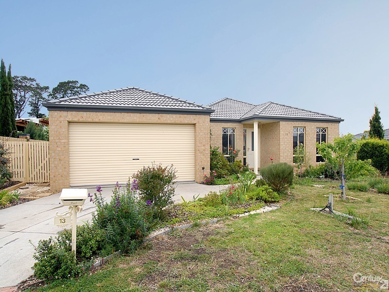 13 McIlwraith Court, Berwick VIC 3806