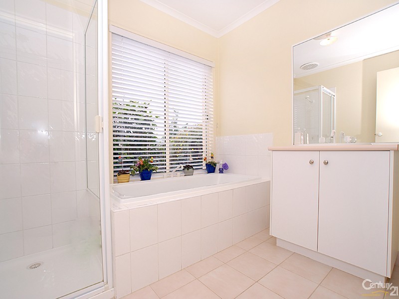 13 McIlwraith Court, Berwick VIC 3806