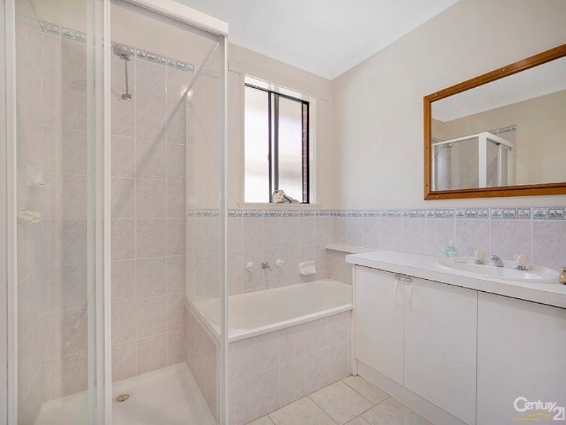 8 Shaftsbury Avenue, Berwick VIC 3806