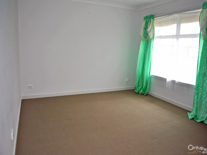 34 Beechtree Way, Cranbourne North VIC 3977