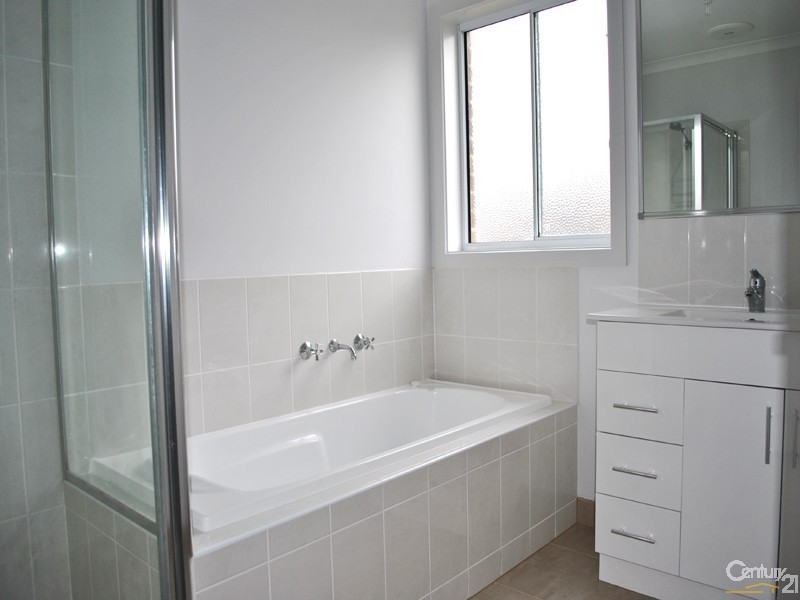 34 Beechtree Way, Cranbourne North VIC 3977