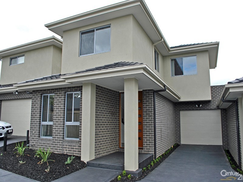 2/29 Chase Boulevard, Berwick VIC 3806